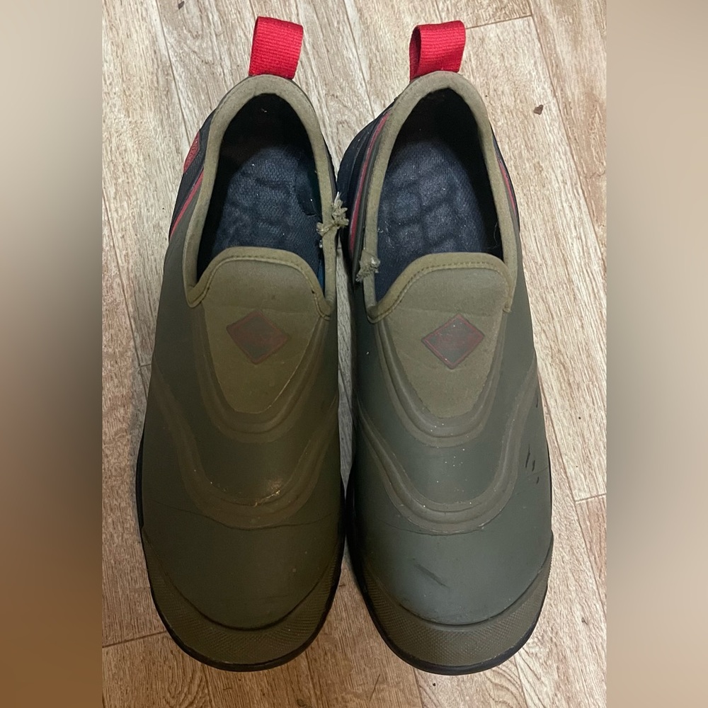 -MUCK BOOT OUTSCAPE  SLIP-ON, BURNT OLIVE/RIBBON RED/BLACK, -Mens -size 11.5
